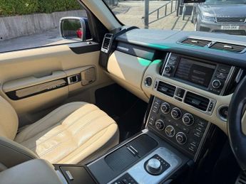 LAND ROVER RANGE ROVER 4.4 TD V8 Vogue SE SUV 5dr Diesel Auto 4WD Euro 5 (313 bhp) OVER
