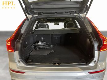 VOLVO XC60 2.0h T8 Recharge 18.8kWh Ultimate Dark SUV 5dr Petrol Plug-in Hy