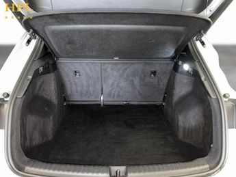 AUDI Q4 E-TRON 40 S line SUV 5dr Electric Auto 82kWh (204 ps)