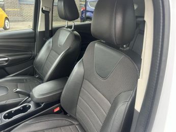 FORD KUGA 2.0 TDCi Titanium SUV 5dr Diesel Manual 2WD Euro 6 (s/s) (150 ps