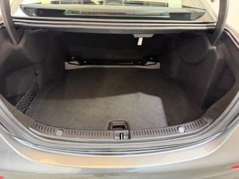 MERCEDES-BENZ E CLASS 2.0 E220d AMG Line Saloon 4dr Diesel G-Tronic+ Euro 6 (s/s) (194