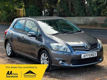 Toyota Auris 1.6 V-Matic TR Hatchback 5dr Petrol Manual Euro 5 (132 ps)