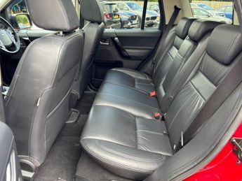 LAND ROVER FREELANDER 2 2.2 SD4 HSE Lux SUV 5dr Diesel CommandShift 4WD Euro 5 (190 ps)