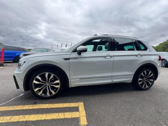 VOLKSWAGEN TIGUAN 2.0 TDI R-Line Tech SUV 5dr Diesel DSG 4Motion Euro 6 (s/s) (150