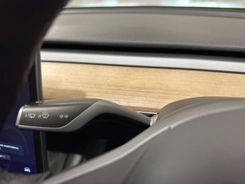 TESLA Model 3 (Dual Motor) Long Range Saloon 4dr Electric Auto 4WDE (346 ps)