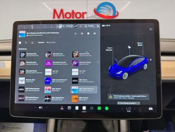 TESLA Model 3 (Dual Motor) Long Range Saloon 4dr Electric Auto 4WDE (346 ps)