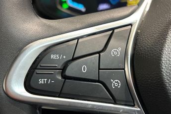 RENAULT CLIO 1.6 E-TECH Evolution Hatchback 5dr Petrol Hybrid Auto Euro 6 (s/
