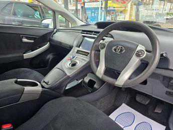 TOYOTA PRIUS AUTOMATIC 1.5 Saloon 4dr Petrol Hybrid CVT (120 g/km, 70 bhp)