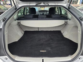 TOYOTA PRIUS AUTOMATIC 1.5 Saloon 4dr Petrol Hybrid CVT (120 g/km, 70 bhp)