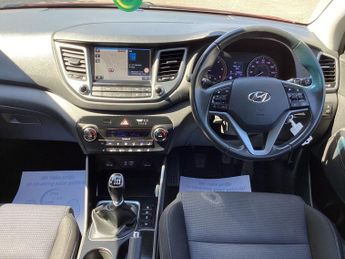 HYUNDAI TUCSON 2.0 CRDi SE Nav SUV 5dr Diesel Manual 4WD Euro 6 (185 ps)