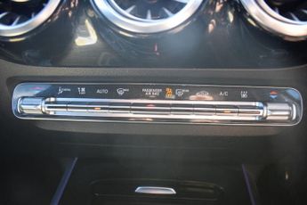 MERCEDES-BENZ CLA 1.3 CLA180 AMG Line (Premium) Coupe 4dr Petrol 7G-DCT Euro 6 (s/