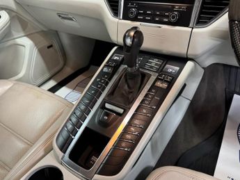 PORSCHE MACAN 3.0T V6 GTS SUV 5dr Petrol PDK 4WD Euro 6 (s/s) (360 ps)