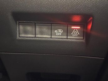 PEUGEOT E-2008 50kWh GT SUV 5 Door Electric Automatic Orange 