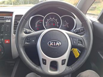 KIA VENGA 1.6 2 MPV 5dr Petrol Auto Euro 5 (123 bhp)