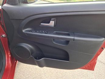 KIA VENGA 1.6 2 MPV 5dr Petrol Auto Euro 5 (123 bhp)