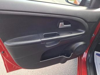 KIA VENGA 1.6 2 MPV 5dr Petrol Auto Euro 5 (123 bhp)
