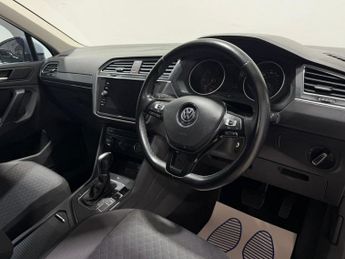 VOLKSWAGEN TIGUAN 2.0 TDI SE Navigation SUV 5dr Diesel DSG Euro 6 (s/s) (150 ps)