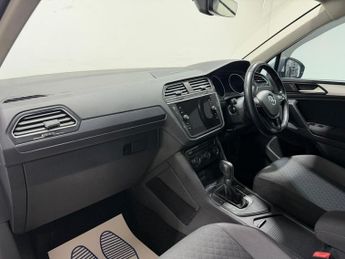 VOLKSWAGEN TIGUAN 2.0 TDI SE Navigation SUV 5dr Diesel DSG Euro 6 (s/s) (150 ps)