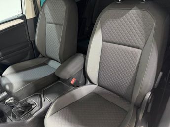 VOLKSWAGEN TIGUAN 2.0 TDI SE Navigation SUV 5dr Diesel DSG Euro 6 (s/s) (150 ps)