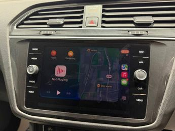 VOLKSWAGEN TIGUAN 2.0 TDI SE Navigation SUV 5dr Diesel DSG Euro 6 (s/s) (150 ps)