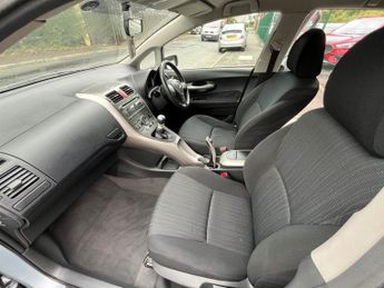 TOYOTA AURIS 1.4 D-4D TR Hatchback 5dr Diesel Manual (125 g/km, 90 bhp)