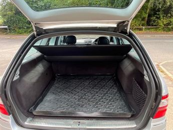 MERCEDES-BENZ E CLASS 3.0 E320 CDI Avantgarde Estate 5dr Diesel G-Tronic (194 g/km, 22