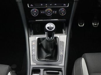 VOLKSWAGEN GOLF 2.0 TSI BlueMotion Tech R Hatchback 3dr Petrol Manual 4Motion Eu