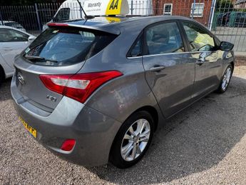 HYUNDAI I30 1.6 CRDi Blue Drive Style Nav Hatchback 5dr Diesel Manual Euro 5