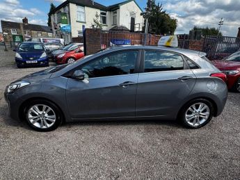 HYUNDAI I30 1.6 CRDi Blue Drive Style Nav Hatchback 5dr Diesel Manual Euro 5