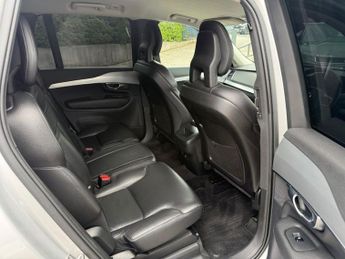 VOLVO XC90 2.0 D5 PowerPulse Momentum SUV 5dr Diesel Auto 4WD Euro 6-HEATED