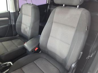 VOLKSWAGEN SHARAN 2.0 TDI BlueMotion Tech SE MPV 5dr Diesel DSG Euro 5 (s/s) (140 