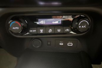 NISSAN JUKE 1.6 N-Connecta SUV 5dr Petrol Hybrid Auto Euro 6 (143 ps) Rear V