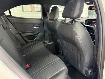 VAUXHALL MOKKA ELECTRIC 50kWh Ultimate SUV 5dr Electric Auto (136 ps)