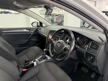 VOLKSWAGEN E-GOLF 35.8kWh e-Golf Hatchback 5dr Electric Auto (136 ps)
