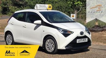 Toyota AYGO 1.0 VVT-i x-play Hatchback 5dr Petrol Manual Euro 6 (s/s) (71 ps