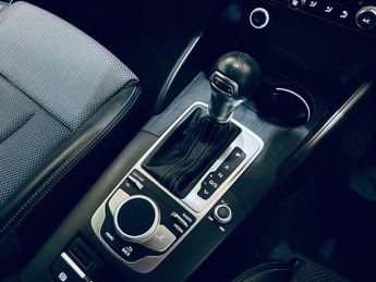 AUDI A3 1.5 TFSI CoD Black Edition Sportback 5dr Petrol S Tronic Euro 6 