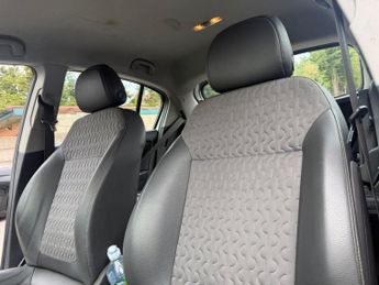 VAUXHALL CORSA 1.4 16V SE Hatchback 5dr Petrol Auto Euro 5 (100 ps)