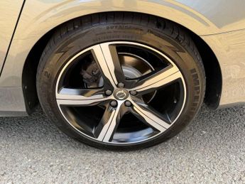 VOLVO S90 2.0 D4 R-Design Plus Saloon 4dr Diesel Auto Euro 6 (s/s) (190 ps