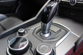 ALFA ROMEO GIULIA 2.0T Veloce Saloon 4dr Petrol Auto Euro 6 (s/s) (280 ps)
