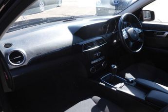 MERCEDES-BENZ C CLASS 2.1 C200 CDI BlueEfficiency SE Edition 125 Saloon 4dr Diesel Man