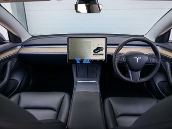 TESLA Model 3 Standard Range Plus Saloon 4dr Electric Auto RWD (241 bhp)