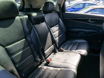 KIA SORENTO 2.2 CRDi KX-3 SUV 5dr Diesel Auto AWD Euro 6 (197 bhp)