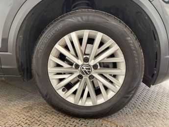 VOLKSWAGEN T-ROC 1.5 TSI Life SUV 5dr Petrol DSG Euro 6 (s/s) (150 ps)