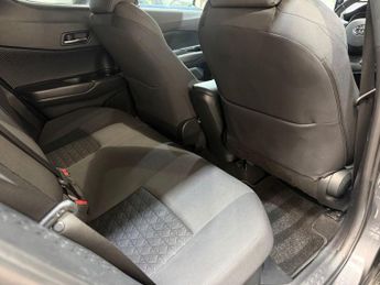 TOYOTA C-HR 1.8 VVT-h Design SUV 5dr Petrol Hybrid CVT Euro 6 (s/s) (122 ps)