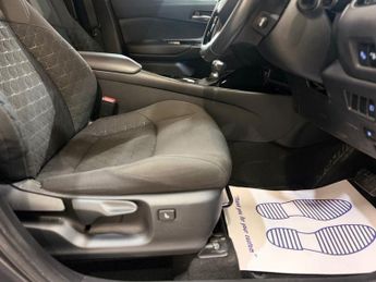 TOYOTA C-HR 1.8 VVT-h Design SUV 5dr Petrol Hybrid CVT Euro 6 (s/s) (122 ps)