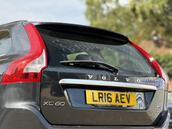 VOLVO XC60 2.4 D4 R-Design Nav SUV 5dr Diesel Auto AWD Euro 6 (s/s) (190 ps