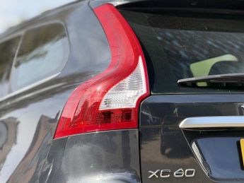 VOLVO XC60 2.4 D4 R-Design Nav SUV 5dr Diesel Auto AWD Euro 6 (s/s) (190 ps