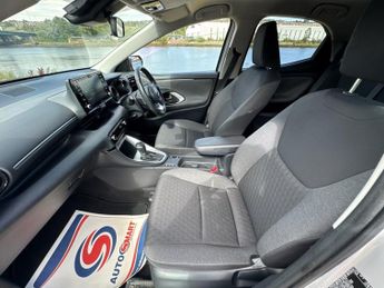 TOYOTA YARIS 1.5 VVT-h Design Hatchback 5dr Petrol Hybrid E-CVT Euro 6 (s/s) 