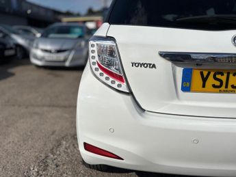 TOYOTA YARIS 1.33 Dual VVT-i Trend Hatchback 5dr Petrol Multidrive S Euro 5 (