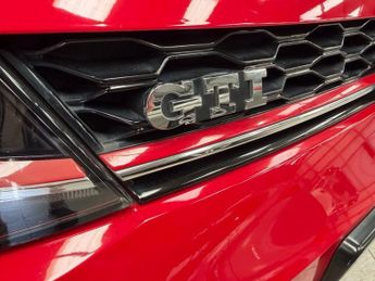 VOLKSWAGEN GOLF 2.0 TSI GTI Hatchback 3dr Petrol Manual Euro 6 (s/s) (230 ps)